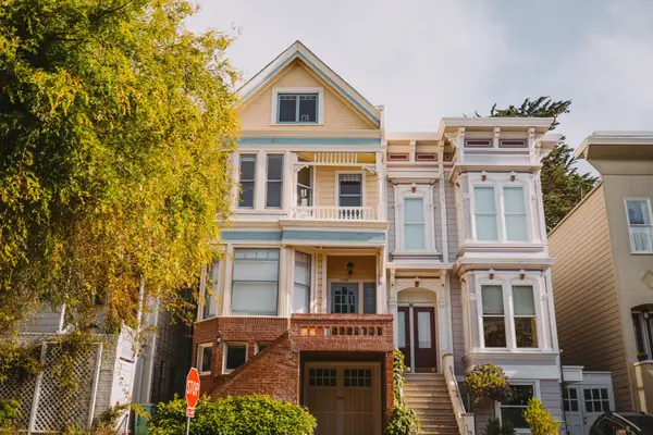 Small Multifamily Properties Near Canby: What First-Time Investors Should Know