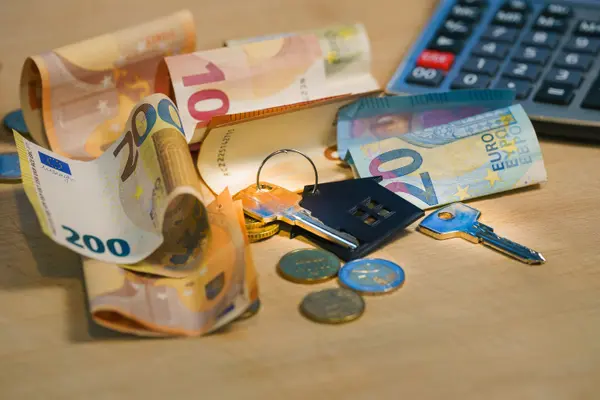 Buying With Cash vs Financing a Home in Oregon