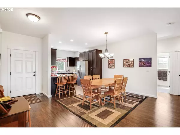 1311 FOXGLOVE ST, Woodburn, OR 97071