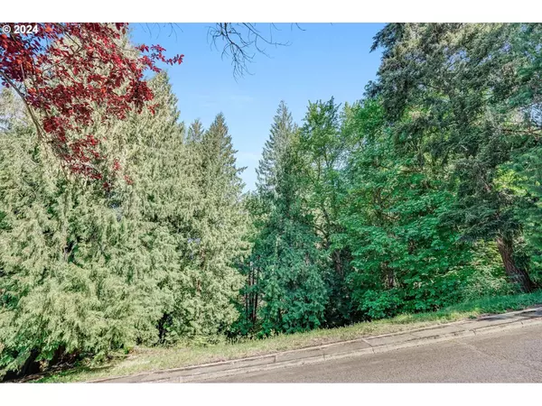 SE DUKE ST, Portland, OR 97236