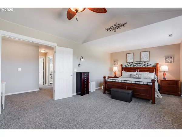 2857 BALD EAGLE AVE NW, Salem, OR 97304