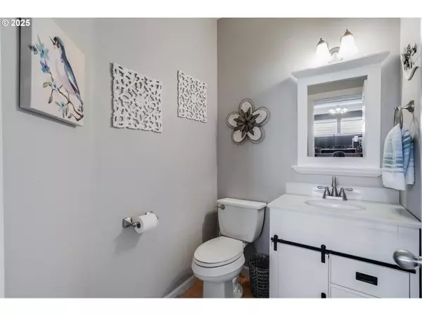 2857 BALD EAGLE AVE NW, Salem, OR 97304