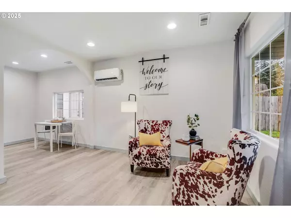 108 SOUTH ST, Silverton, OR 97381