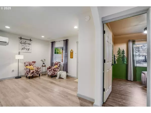 108 SOUTH ST, Silverton, OR 97381