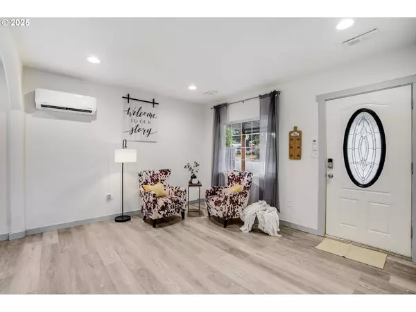 108 SOUTH ST, Silverton, OR 97381