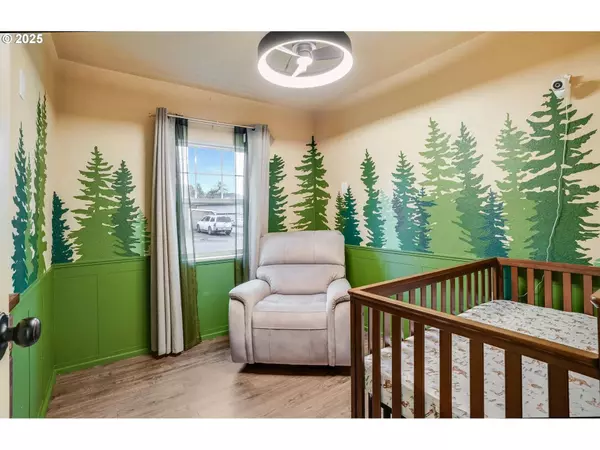 108 SOUTH ST, Silverton, OR 97381