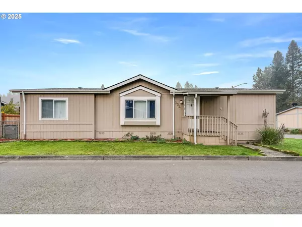 3921 PACIFIC CIR, Hubbard, OR 97032