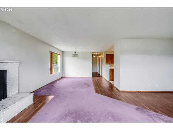 228 NW DENTON AVE, Dallas, OR 97338