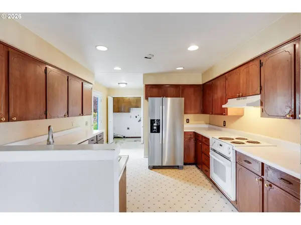 228 NW DENTON AVE, Dallas, OR 97338