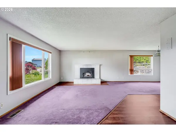228 NW DENTON AVE, Dallas, OR 97338