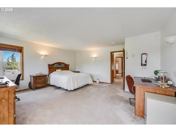 1035 WESTFARTHING WAY NW, Salem, OR 97304