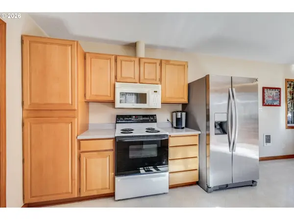 402 Warner Parrott RD, Oregon City, OR 97045
