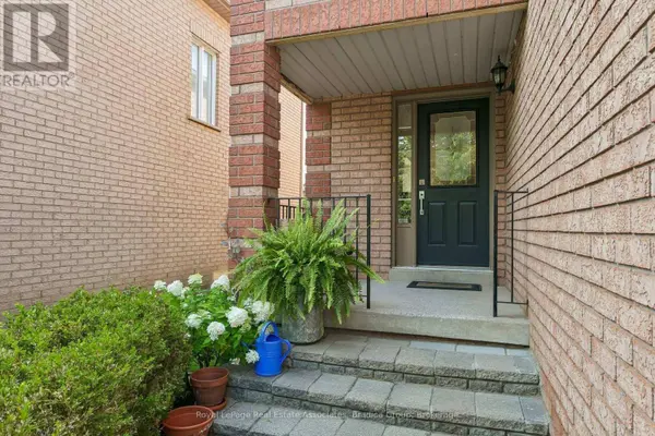 3837 FOREST BLUFF CRESCENT, Mississauga (lisgar), ON L5N7V1