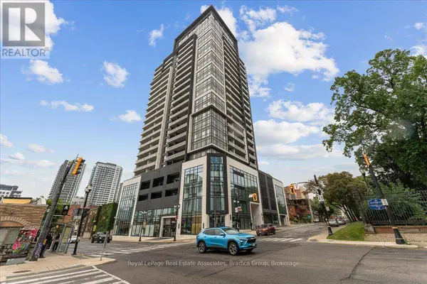 15 Queen ST South #1111
