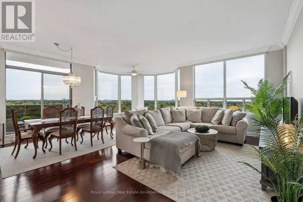 1905 Pilgrims WAY #Ph2, Oakville (ga Glen Abbey), ON L6M2X2