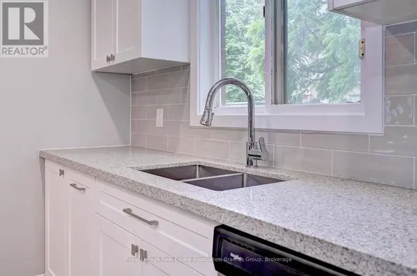 110 CONWAY DRIVE, Kitchener, ON N2A2C5