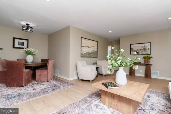 2 YORKTOWN AVE, West Chester, PA 19382