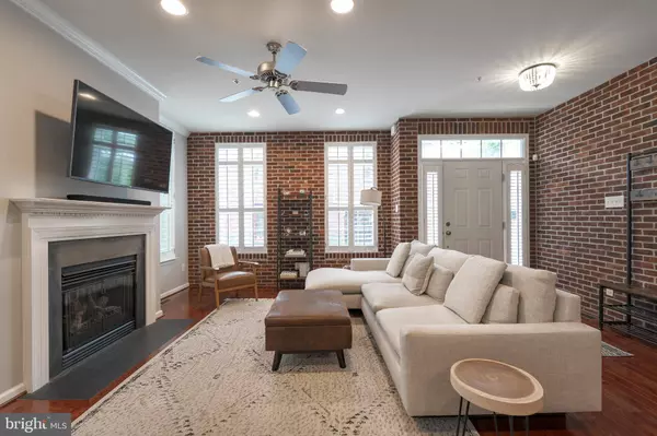 98 SPRUCE ALY, West Chester, PA 19382