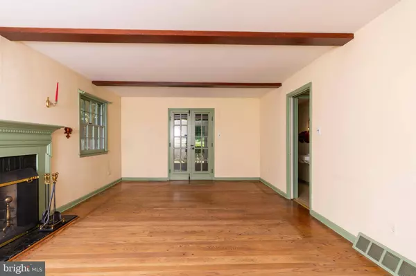 1133 WINDSOR DR, West Chester, PA 19380