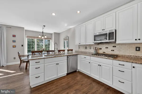421 WAYNEBROOK DR, Chester Springs, PA 19425