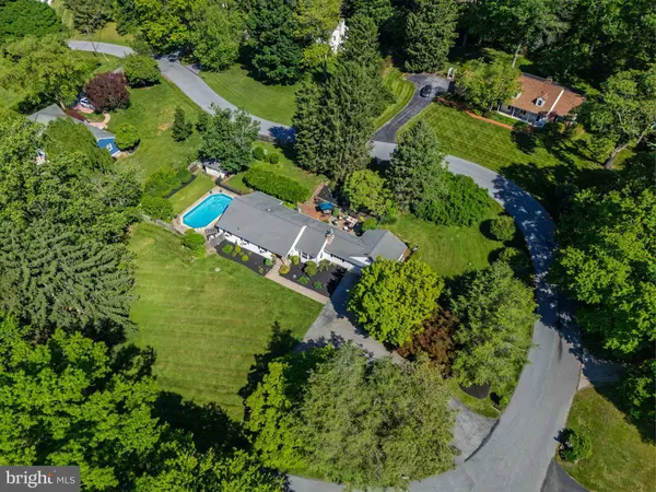 912 SPRINGWOOD DR, West Chester, PA 19382