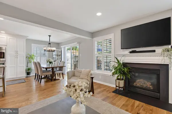 521 RHOADES ST, Phoenixville, PA 19460