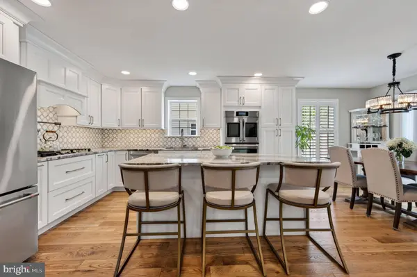 521 RHOADES ST, Phoenixville, PA 19460