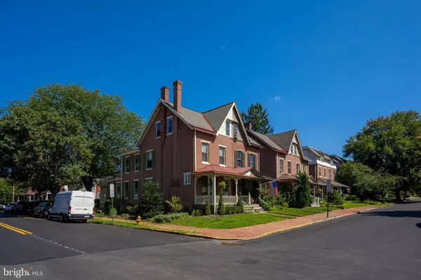 255 DEAN ST, West Chester, PA 19382