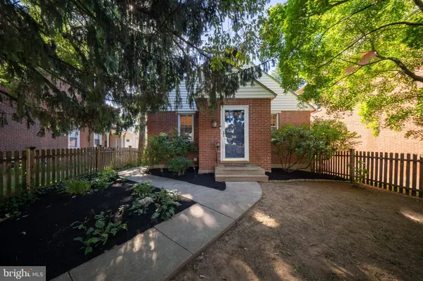 206 PRICE ST