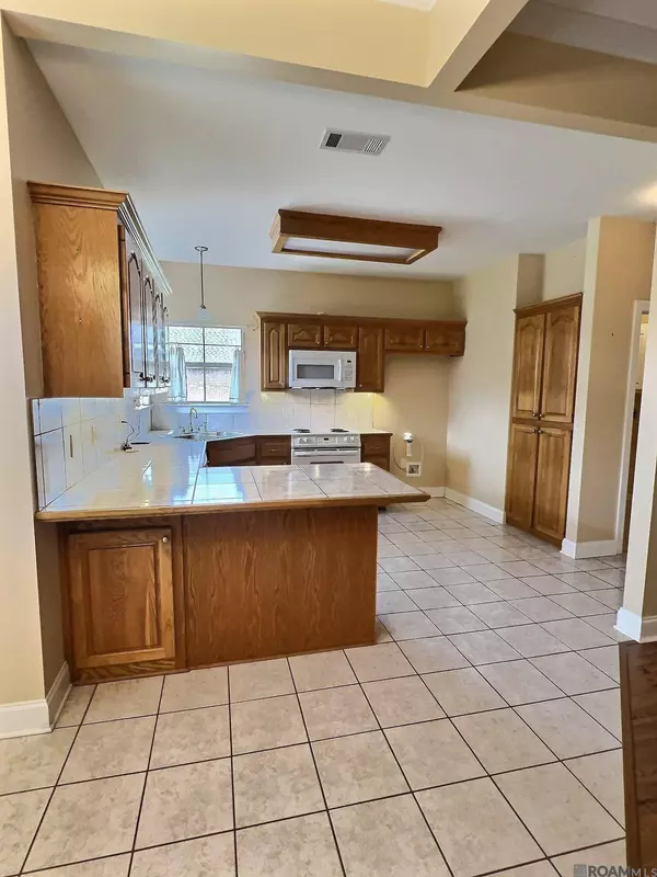 33861 Natures Way, Walker, LA 70785