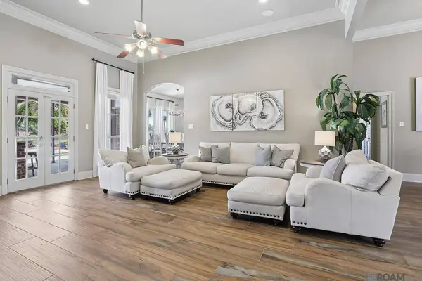 37188 Lakeshore Ave, Prairieville, LA 70769