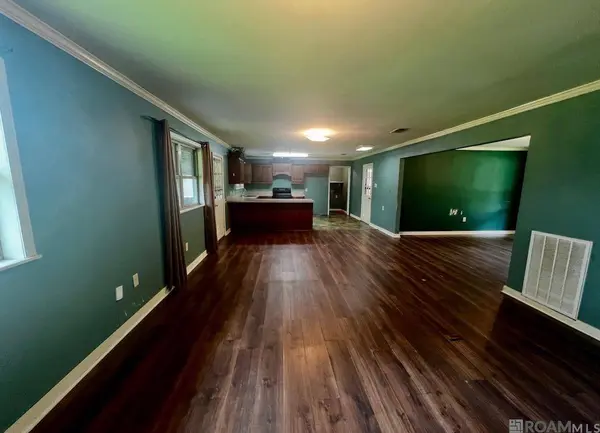10658 Carmel Dr, Baton Rouge, LA 70818