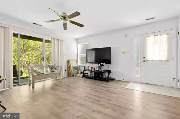 1605 SQUIRREL RD, Marlton, NJ 08053