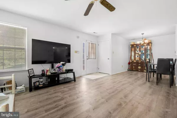 1605 SQUIRREL RD, Marlton, NJ 08053