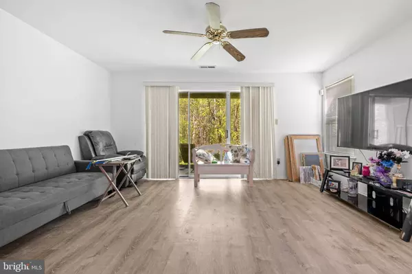 1605 SQUIRREL RD, Marlton, NJ 08053