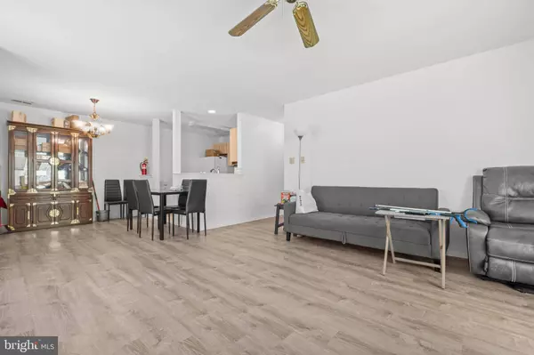 1605 SQUIRREL RD, Marlton, NJ 08053