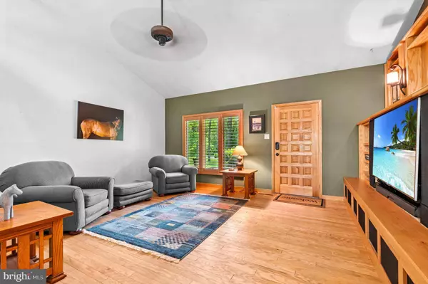 46 GRASSY LAKE RD, Shamong, NJ 08088