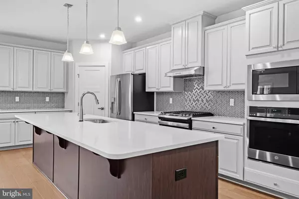 226 AMESBURY BLVD, Swedesboro, NJ 08085