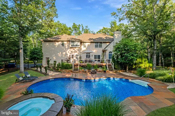 1 PEPPERBUSH CT, Medford, NJ 08055