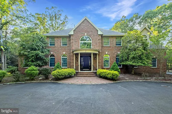 1 PEPPERBUSH CT, Medford, NJ 08055