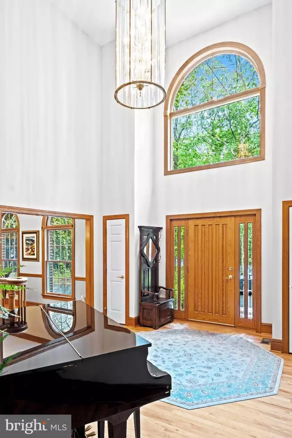 1 PEPPERBUSH CT, Medford, NJ 08055