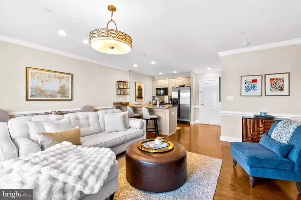 30 KINGS CT #302, Haddonfield, NJ 08033