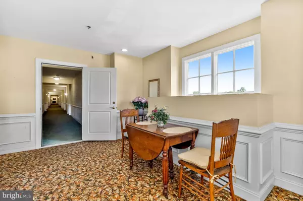 30 KINGS CT #302, Haddonfield, NJ 08033