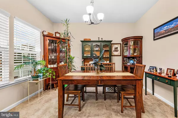 19 VAUGHN WAY, Burlington, NJ 08016