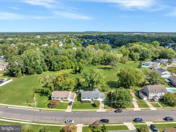 33 ESTATE RD, Lumberton, NJ 08048