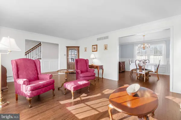 22 OLD COLONY LN, Marlton, NJ 08053