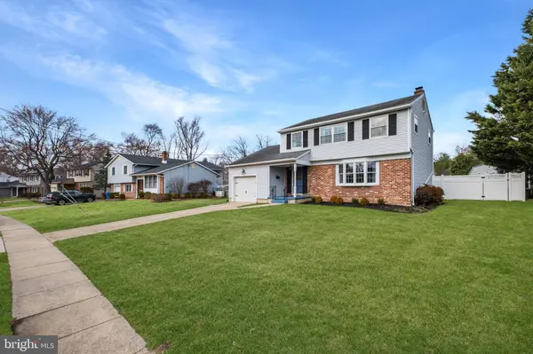 22 OLD COLONY LN, Marlton, NJ 08053