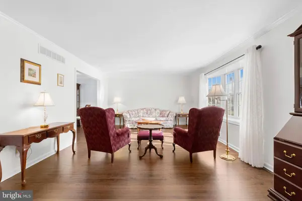 22 OLD COLONY LN, Marlton, NJ 08053