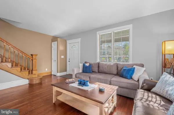 341 W GRAISBURY AVE, Audubon, NJ 08106