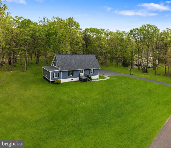 5 CARTER DR, Southampton, NJ 08088